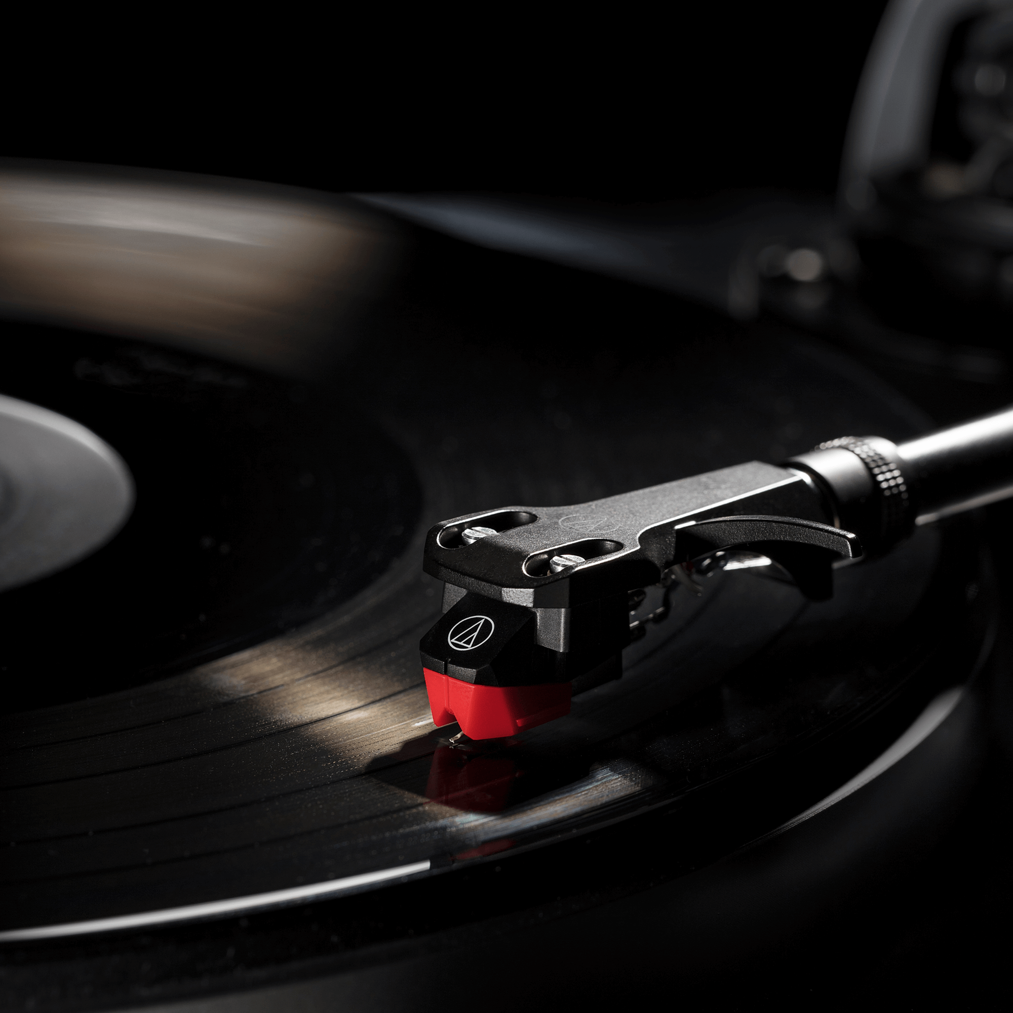 Included mounting hardware and accessories for Audio-Technica AT-VM95ML cartridge