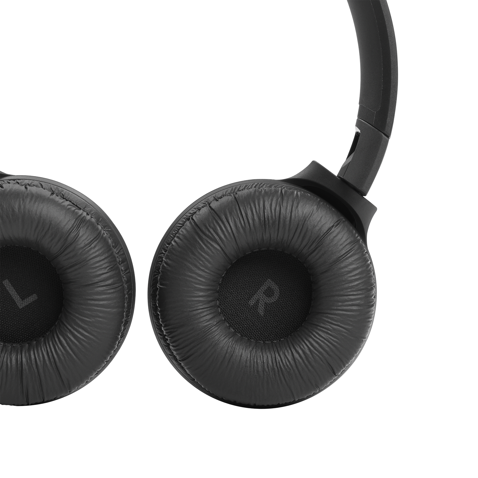 JBL Tune 510BT physical control buttons and USB-C port close-up detail